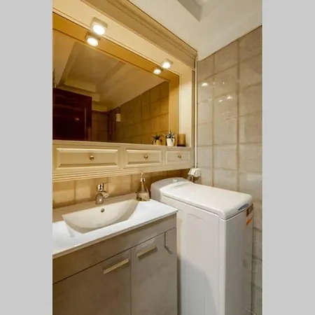 Spacious Stylish Up To 4ppl Close To Centre סלוניקי