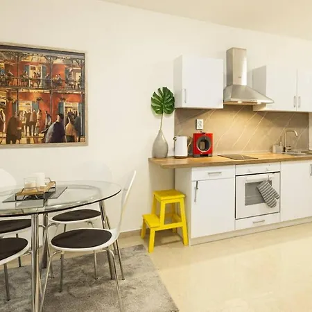 Spacious Stylish Up To 4ppl Close To Centre דירה סלוניקי