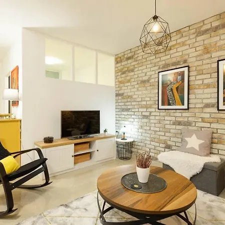 Spacious Stylish Up To 4ppl Close To Centre דירה סלוניקי